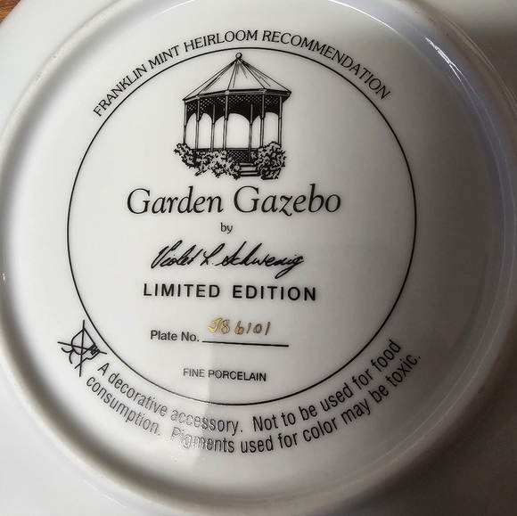 Franklin Mint 'Garden Gazebo' Ltd. Edt. Plate - Picture 2 of 2
